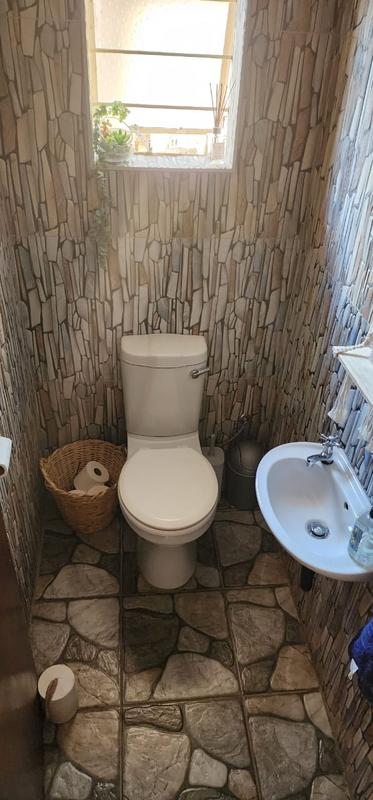 4 Bedroom Property for Sale in Helikonpark Gauteng