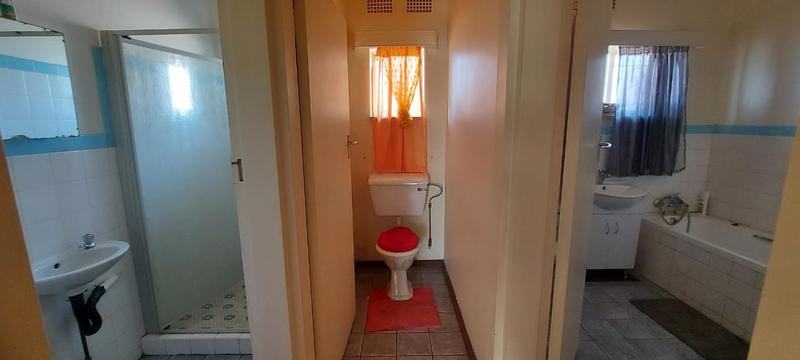 5 Bedroom Property for Sale in Randgate Gauteng