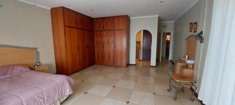 5 Bedroom Property for Sale in Randgate Gauteng