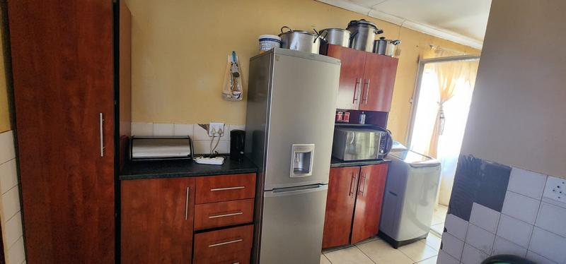 2 Bedroom Property for Sale in Toekomsrus Gauteng