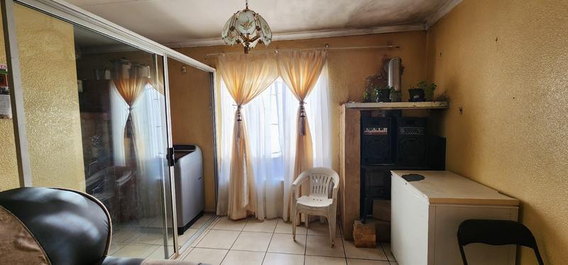 2 Bedroom Property for Sale in Toekomsrus Gauteng
