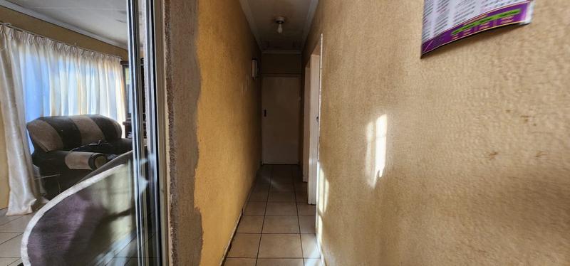 2 Bedroom Property for Sale in Toekomsrus Gauteng
