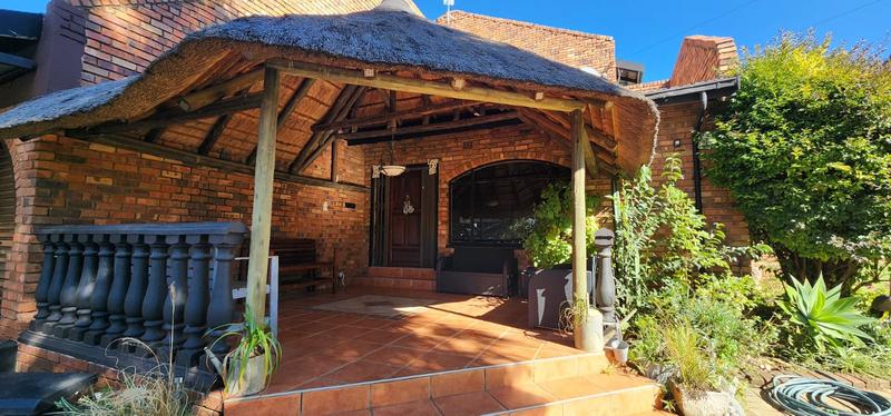 5 Bedroom Property for Sale in Wilbotsdal A H Gauteng
