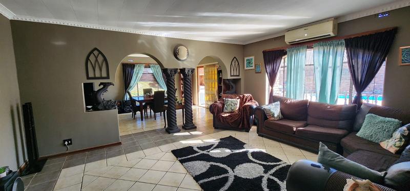 5 Bedroom Property for Sale in Wilbotsdal A H Gauteng