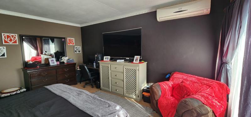 5 Bedroom Property for Sale in Wilbotsdal A H Gauteng