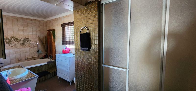 5 Bedroom Property for Sale in Wilbotsdal A H Gauteng