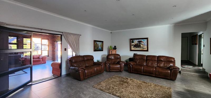 5 Bedroom Property for Sale in Wilbotsdal A H Gauteng
