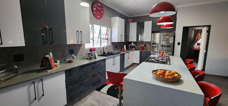 5 Bedroom Property for Sale in Wilbotsdal A H Gauteng