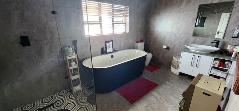 5 Bedroom Property for Sale in Wilbotsdal A H Gauteng