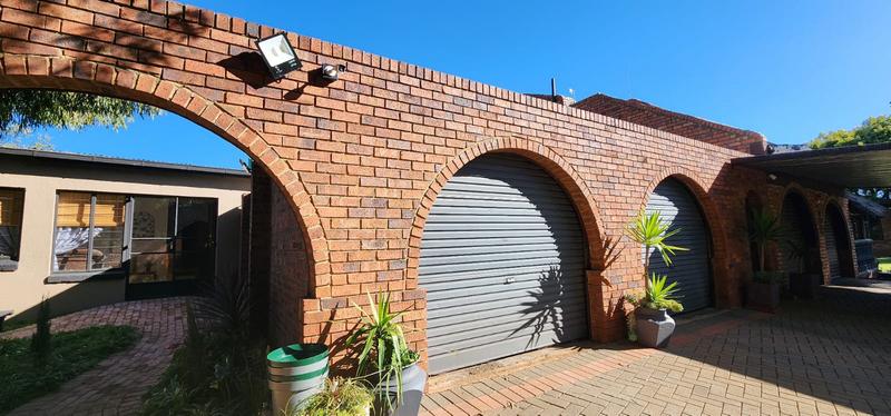 5 Bedroom Property for Sale in Wilbotsdal A H Gauteng