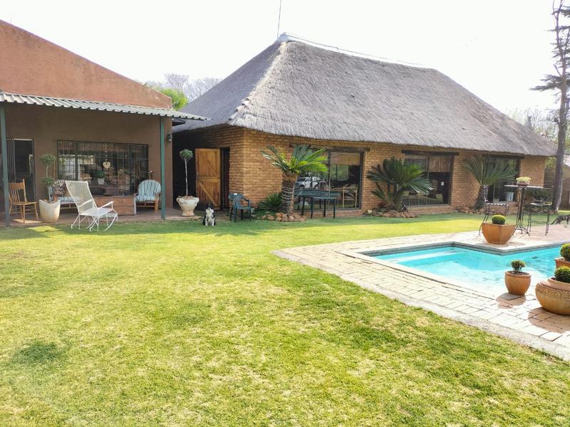 4 Bedroom Property for Sale in Hekpoort Gauteng