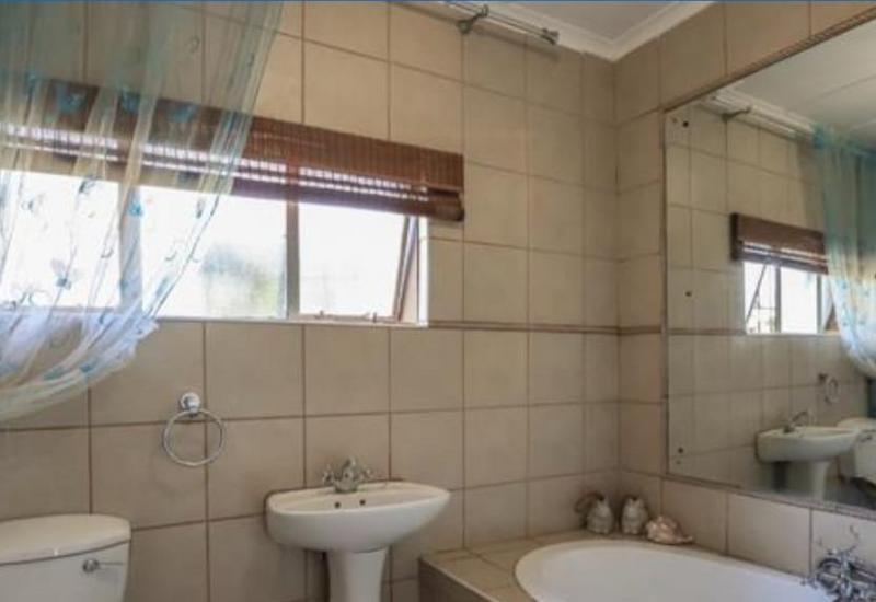 4 Bedroom Property for Sale in Hekpoort Gauteng