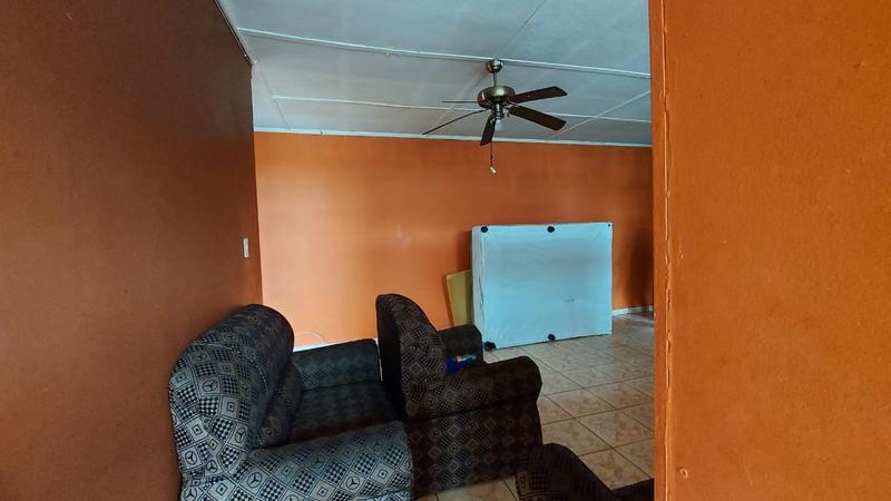 1 Bedroom Property for Sale in Randfontein Central Gauteng