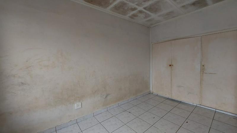 1 Bedroom Property for Sale in Randfontein Central Gauteng