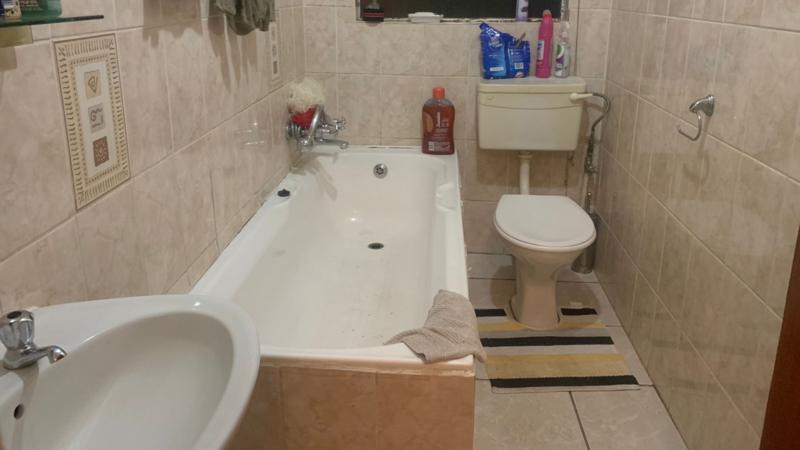 To Let 1 Bedroom Property for Rent in Birchleigh Gauteng