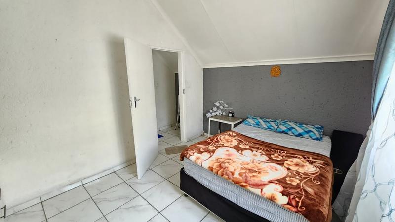 2 Bedroom Property for Sale in Bassonia Gauteng