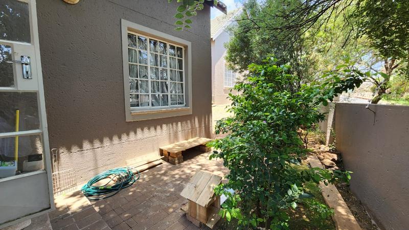 2 Bedroom Property for Sale in Bassonia Gauteng