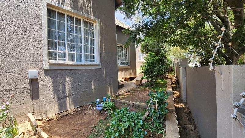 2 Bedroom Property for Sale in Bassonia Gauteng