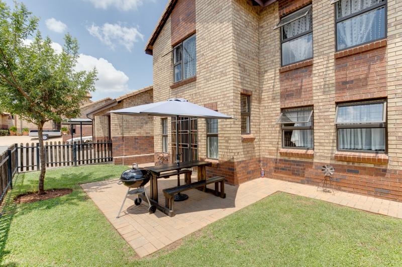 To Let 3 Bedroom Property for Rent in Die Hoewes Gauteng
