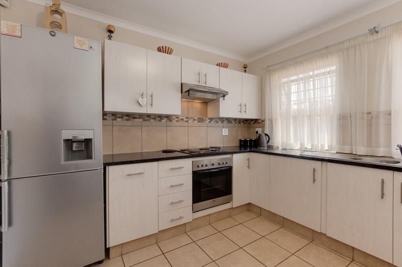 To Let 3 Bedroom Property for Rent in Die Hoewes Gauteng