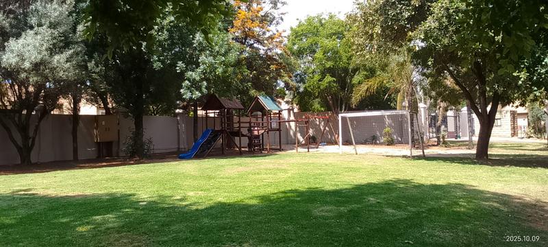 To Let 3 Bedroom Property for Rent in Die Hoewes Gauteng
