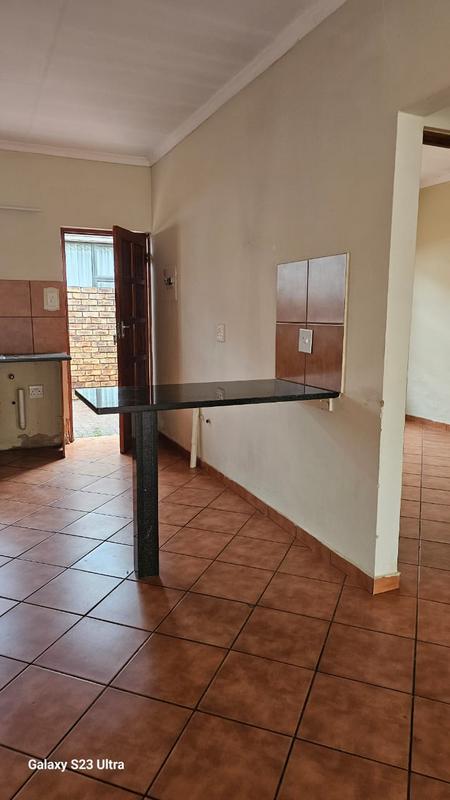 To Let 4 Bedroom Property for Rent in Heatherview Gauteng