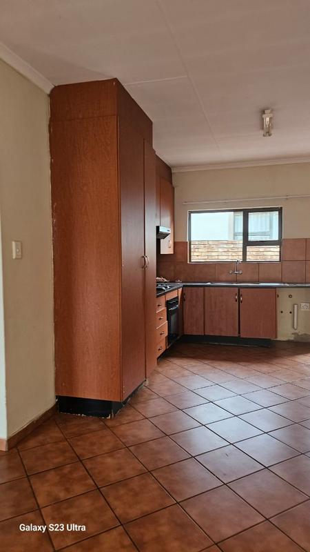To Let 4 Bedroom Property for Rent in Heatherview Gauteng