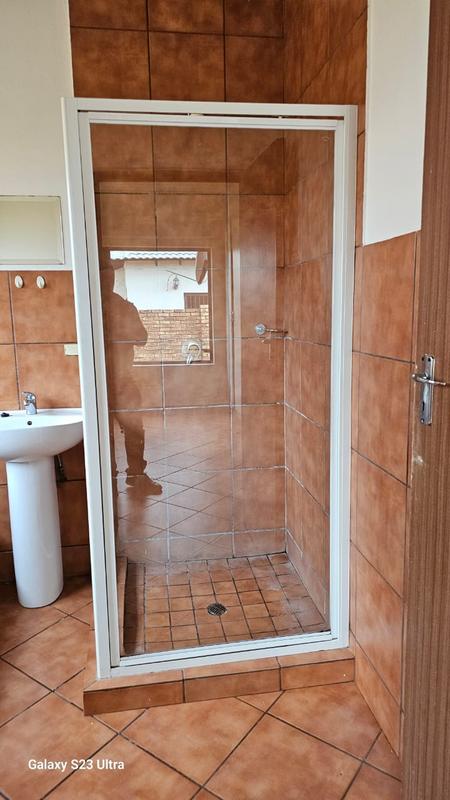 To Let 4 Bedroom Property for Rent in Heatherview Gauteng