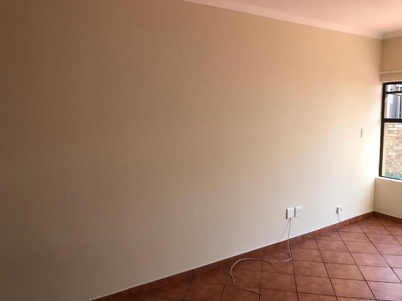 To Let 4 Bedroom Property for Rent in Heatherview Gauteng