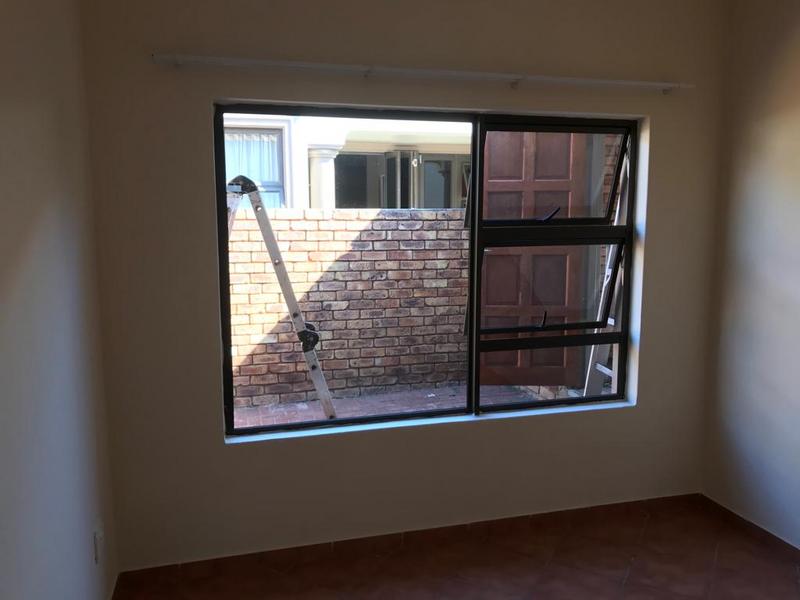 To Let 4 Bedroom Property for Rent in Heatherview Gauteng