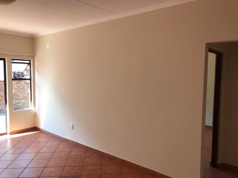 To Let 4 Bedroom Property for Rent in Heatherview Gauteng
