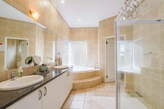 To Let 4 Bedroom Property for Rent in Silver Lakes Golf Estate Gauteng