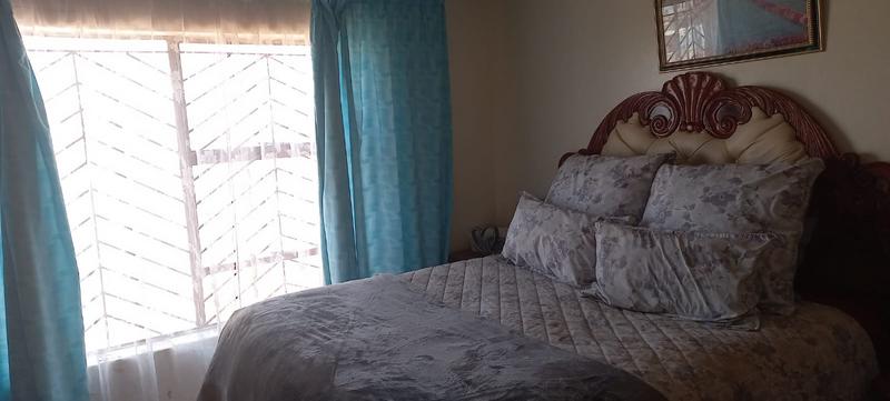 2 Bedroom Property for Sale in Mohlakeng Gauteng