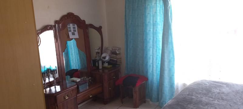 2 Bedroom Property for Sale in Mohlakeng Gauteng