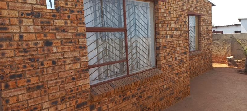 2 Bedroom Property for Sale in Mohlakeng Gauteng