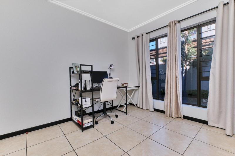 2 Bedroom Property for Sale in Lonehill Gauteng