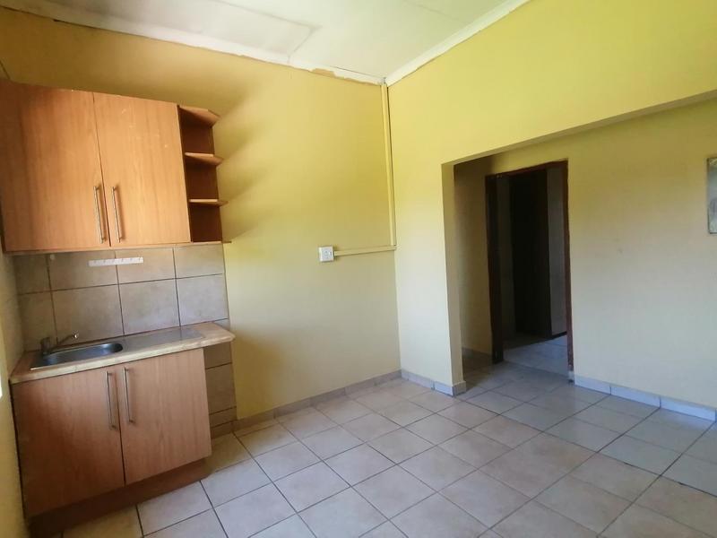 1 Bedroom Property for Sale in Birchleigh North Gauteng