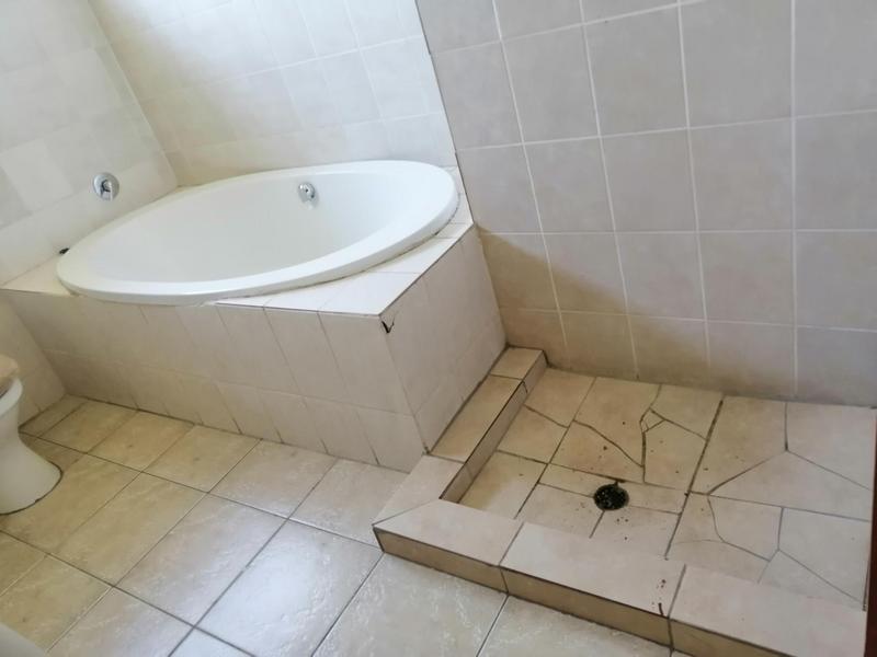 1 Bedroom Property for Sale in Birchleigh North Gauteng