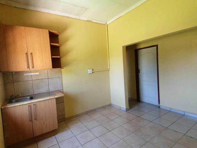 1 Bedroom Property for Sale in Birchleigh North Gauteng
