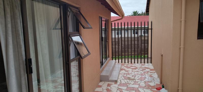 1 Bedroom Property for Sale in Birch Acres Gauteng