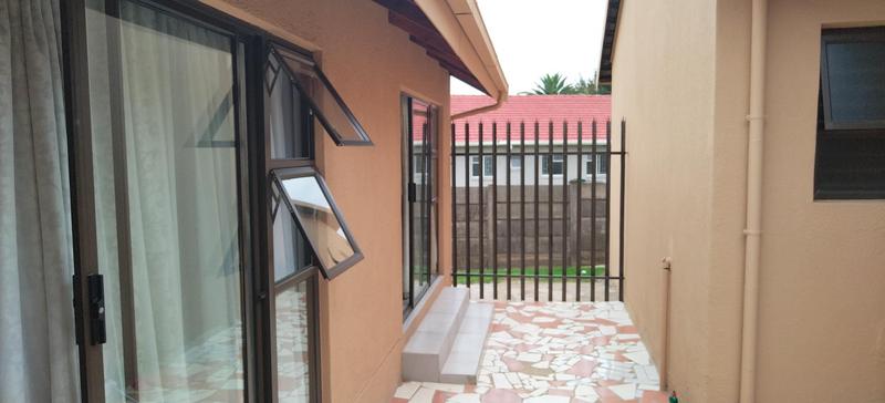 1 Bedroom Property for Sale in Birch Acres Gauteng