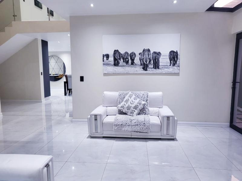 5 Bedroom Property for Sale in Glen Marais Gauteng