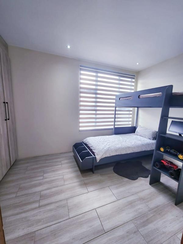 5 Bedroom Property for Sale in Glen Marais Gauteng