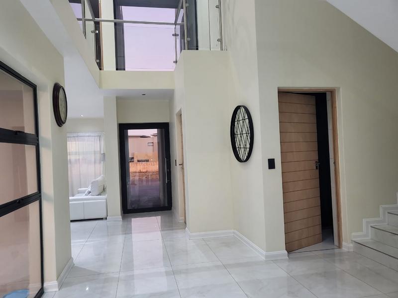 5 Bedroom Property for Sale in Glen Marais Gauteng