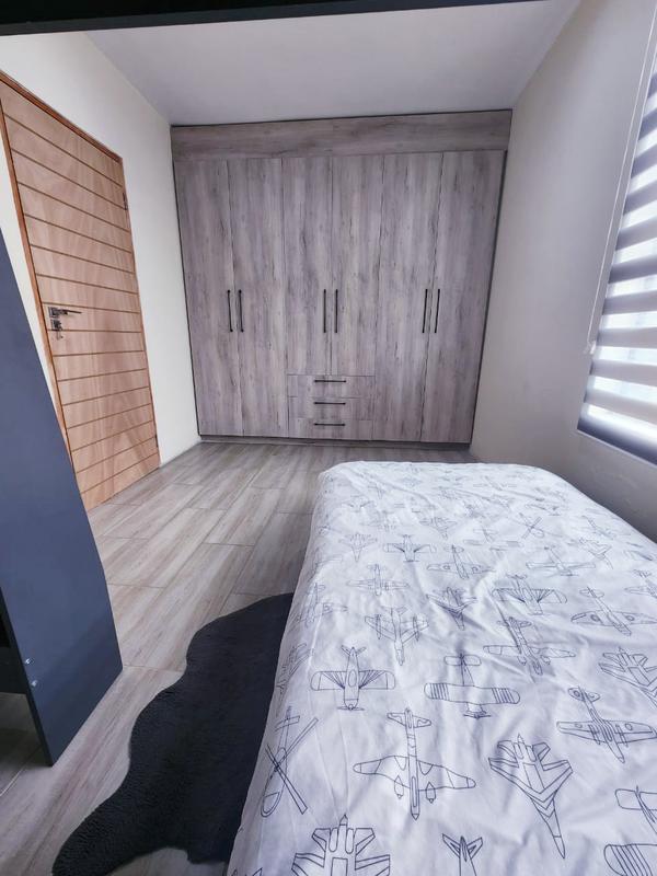 5 Bedroom Property for Sale in Glen Marais Gauteng