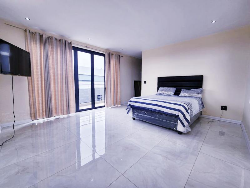 5 Bedroom Property for Sale in Glen Marais Gauteng