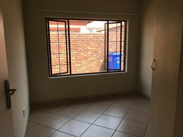 To Let 3 Bedroom Property for Rent in Heatherview Gauteng