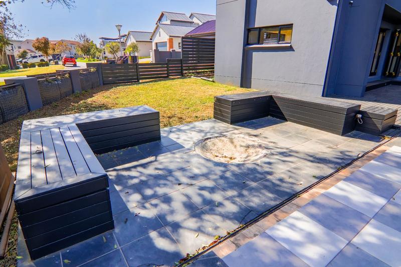 4 Bedroom Property for Sale in Copperleaf Estate Gauteng