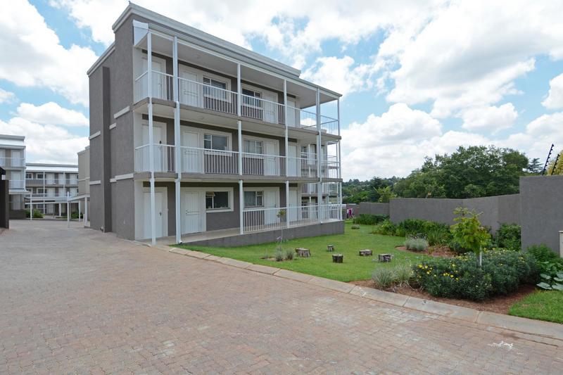 To Let 1 Bedroom Property for Rent in Buccleuch Gauteng