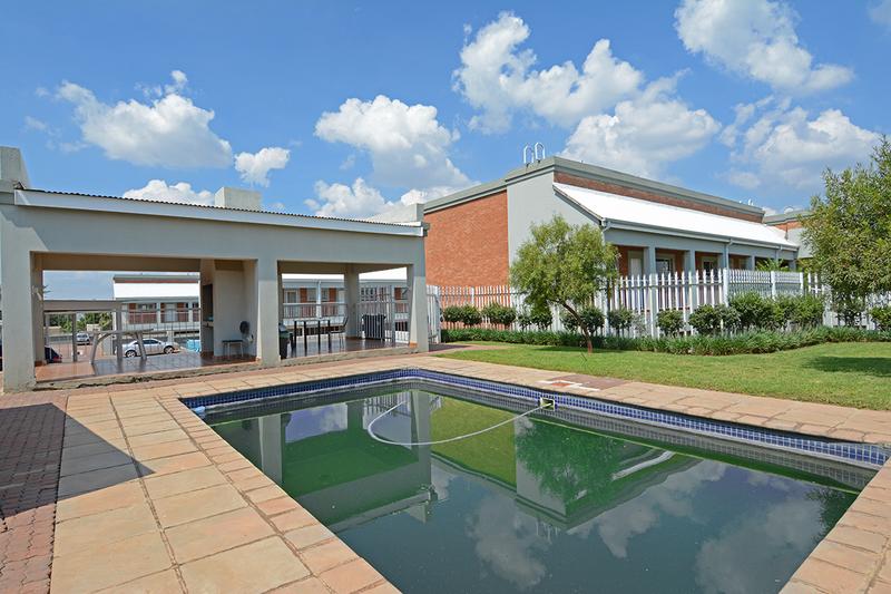 To Let 1 Bedroom Property for Rent in Buccleuch Gauteng